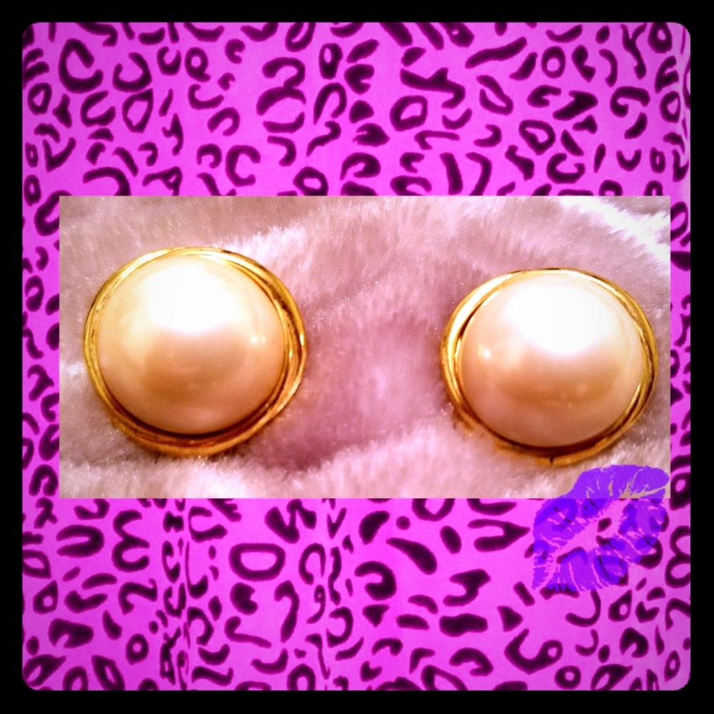 Vintage Faux Pearl Earring Studs